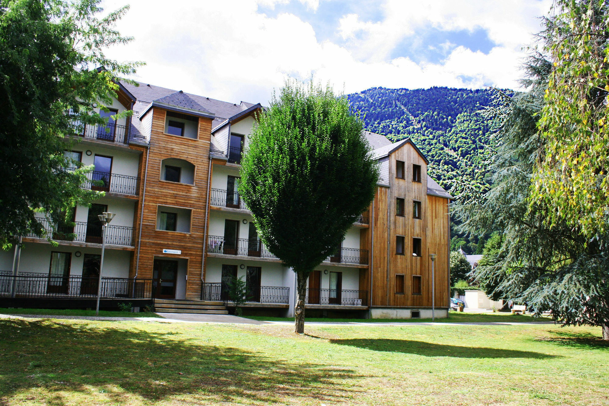 Residence Les Jardins De Ramel By Popinns Bagnères-de-Luchon Eksteriør bilde